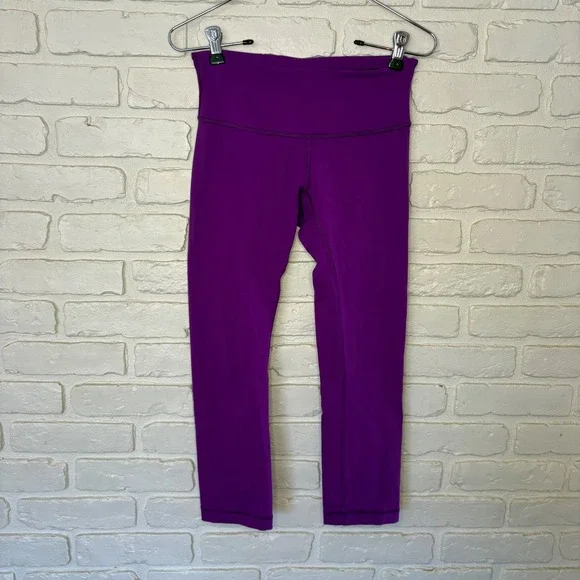 Lululemon Purple Cropped Athletic Legging Women's Size 4 - Picture 3 of 4